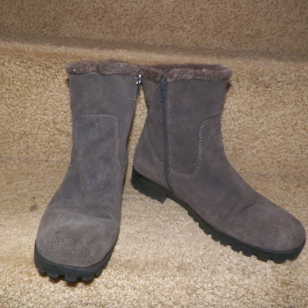 BARETRAPS Ladies' Fur Lined Boots Sz 8 M
